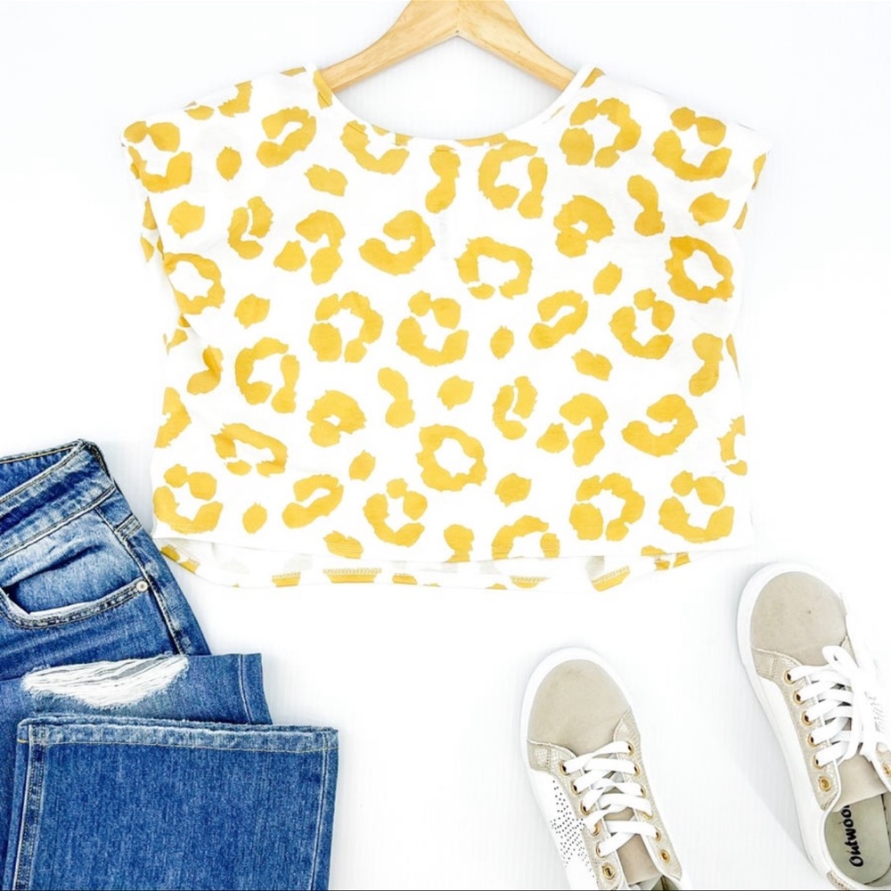 NWOT-Leopard crop top
